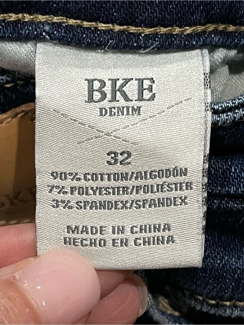 BKE Payton Mid-rise universal fit Bootcut Capri Jeans Women size 32x24 - Picture 6 of 8